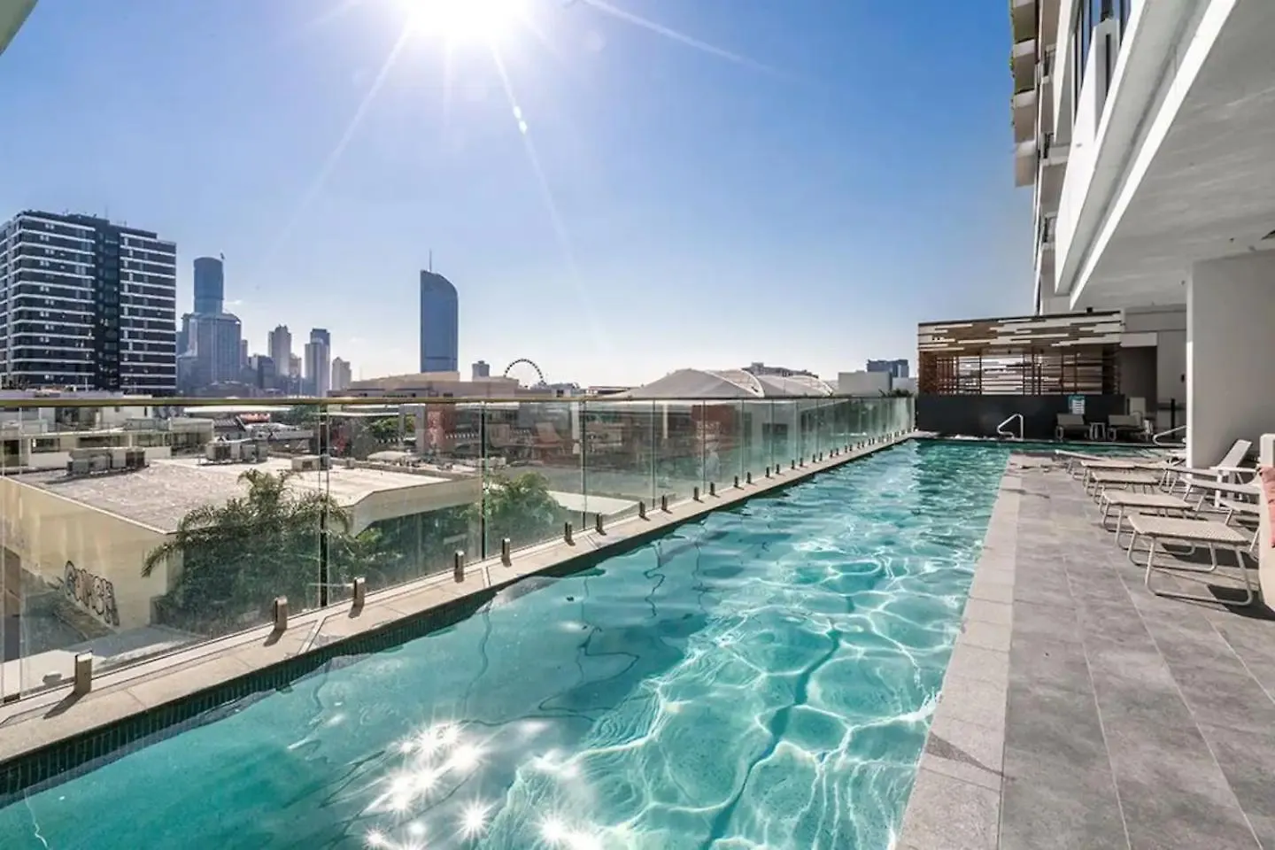 Central South Bank Apt W Pool, Gym & Best Location Brisbane 0*,